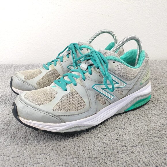 New Balance 1540 V2 Womens Size 8.5 WIDE Shoes Gray Teal Lace Up Athletic USA - Picture 1 of 12